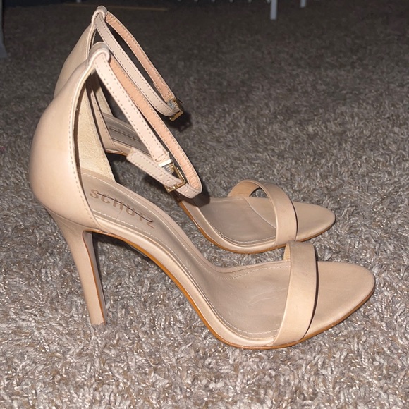 SCHUTZ Shoes - ❗️NEW $118 SCHUTZ heels!❗️